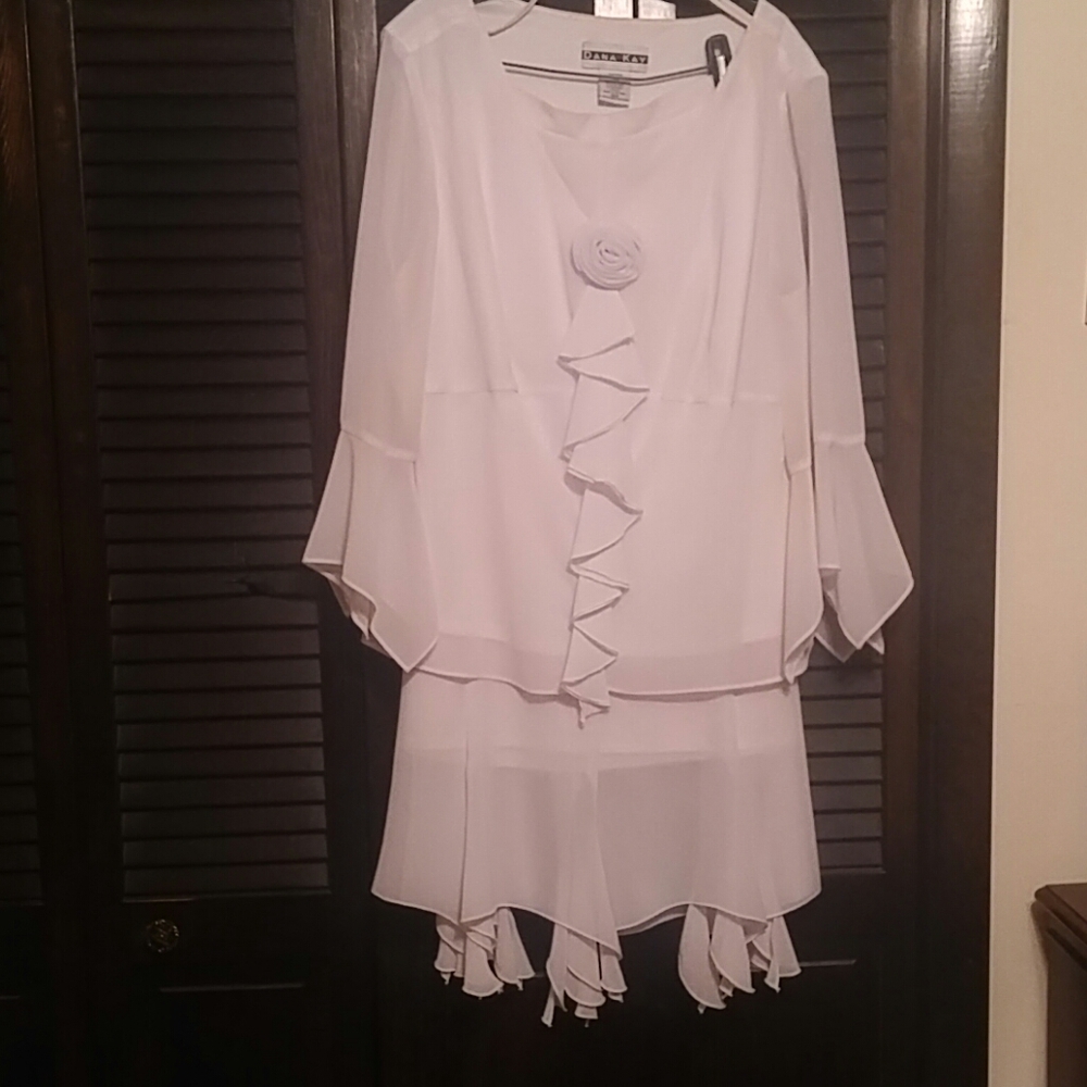 White skirt suit by Dana Kay size 18W